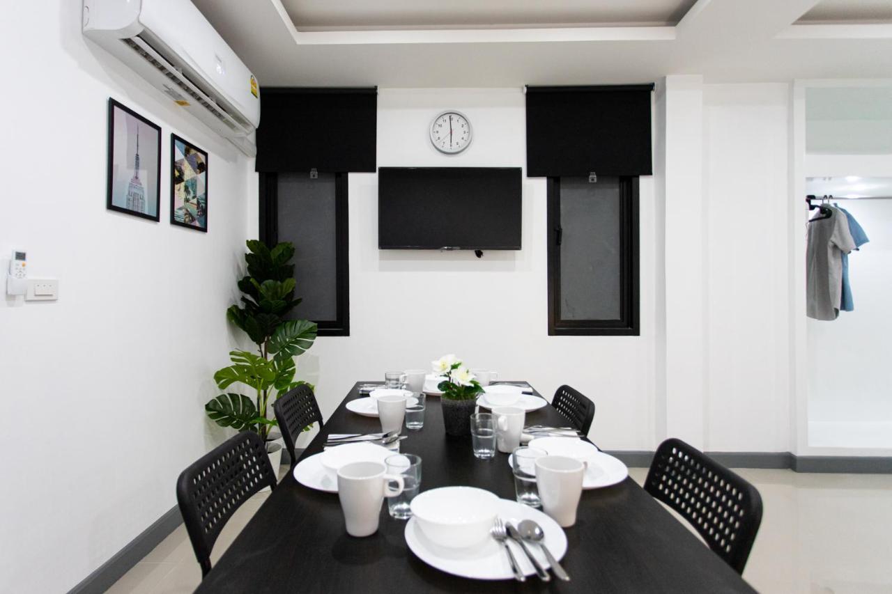 Ferienwohnung P3 Silom Large 2beds full kitchen WIFI 4-6pax Bangkok Exterior foto