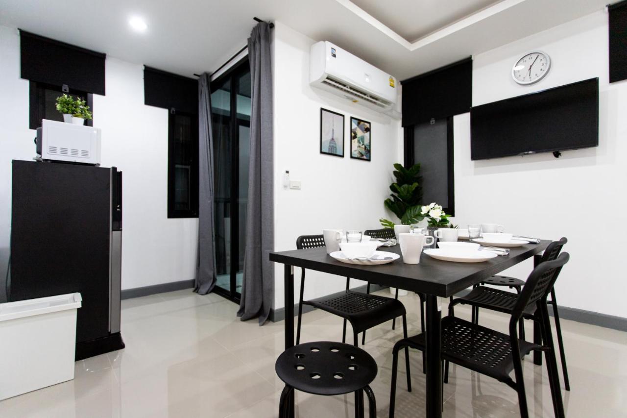 Ferienwohnung P3 Silom Large 2beds full kitchen WIFI 4-6pax Bangkok Exterior foto